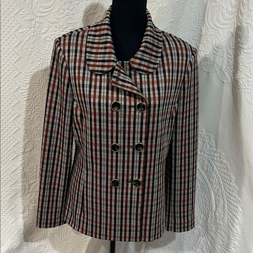 Cabi Jazzy Jacket in a toffee plaid pattern with oversized buttons, size medium